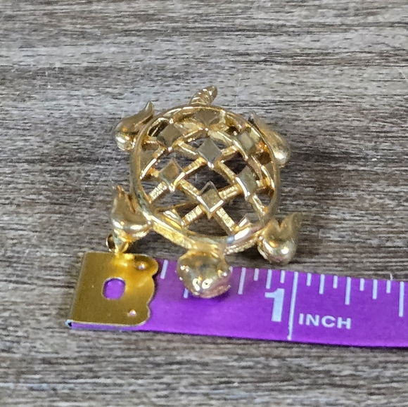 Vintage Estate Trifari Turtle Brooch Pin Gold Tone Latice Pattern Shell Retro - Picture 10 of 10